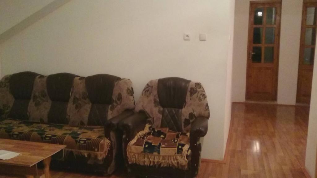 N&N Guest House Mestia Zewnętrze zdjęcie
